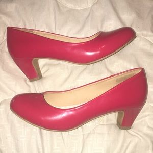 Red patent leather pumps size 8